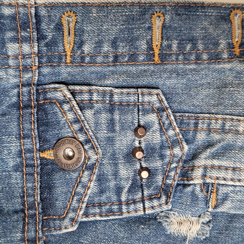Crop top style jean jacket Size Small - Picture 5 of 6